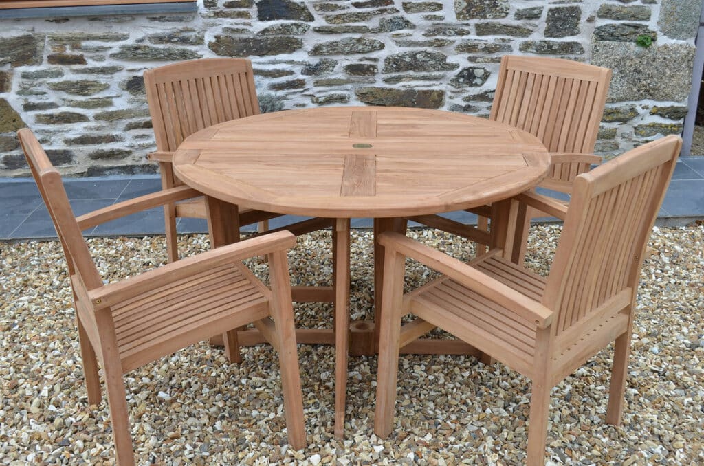 Bucklebury | 1.2m Round Folding Gateleg Teak Garden Dining Table | 4 to 6 Seater